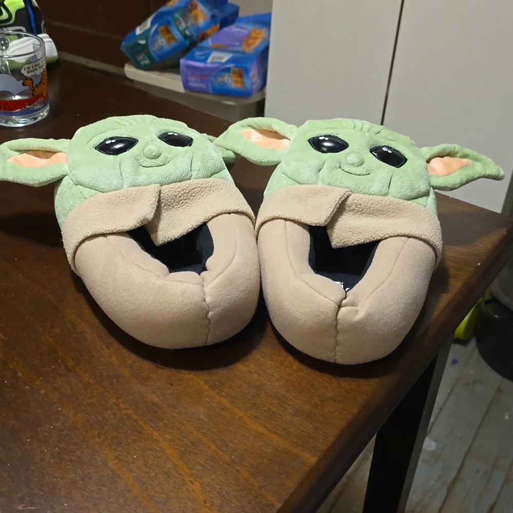 Disney Mandalorian Baby Yoda Star Wars Toddler Kids Slippers Size 4-5 ‎ Grogu